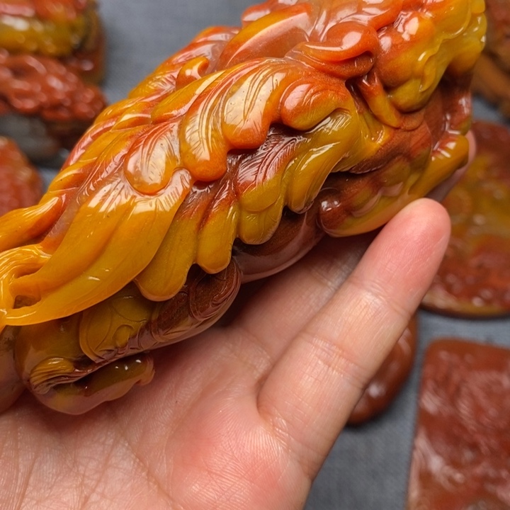 合金石英质玉（黄龙玉）颈饰