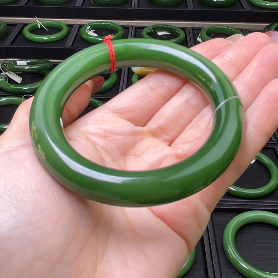 和田玉（碧玉）未镶嵌手镯