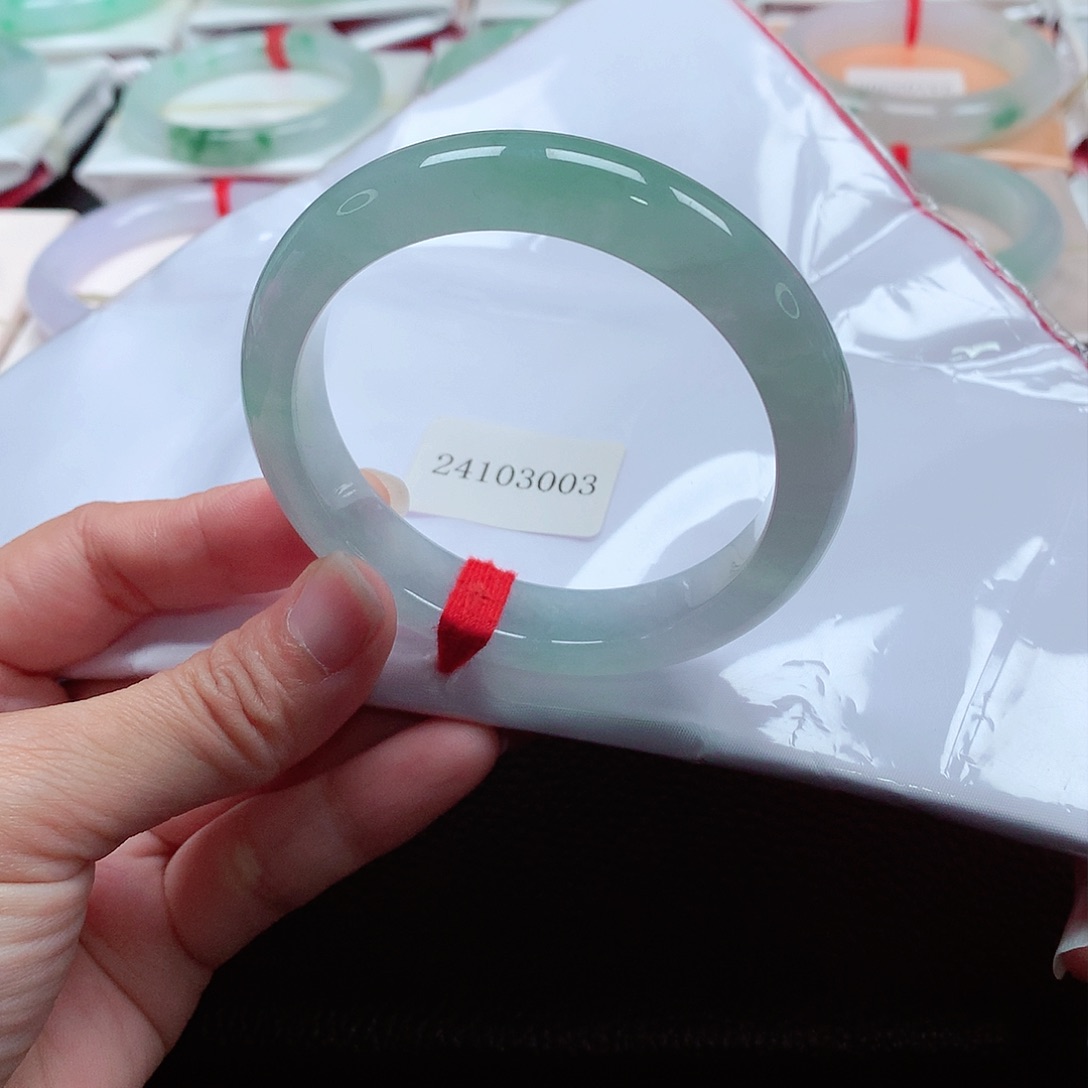 翡翠手镯未镶嵌天然A货翡翠手镯