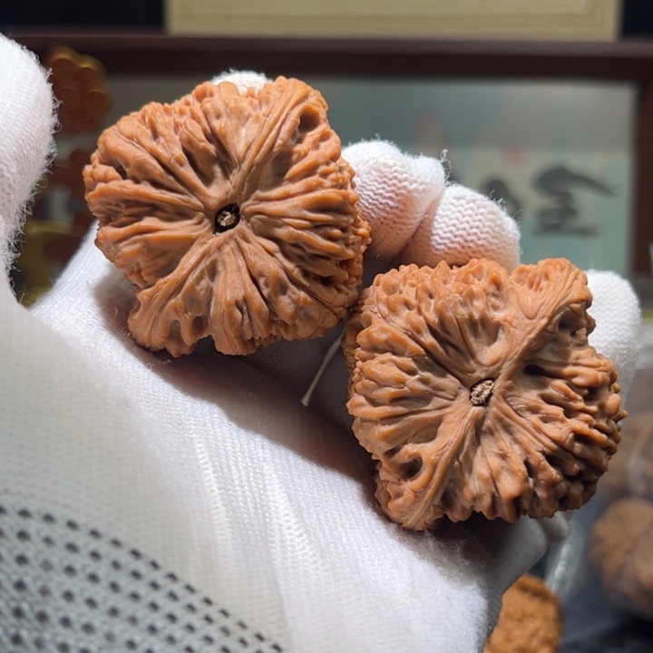 大***¥吊坠文玩核桃南疆46