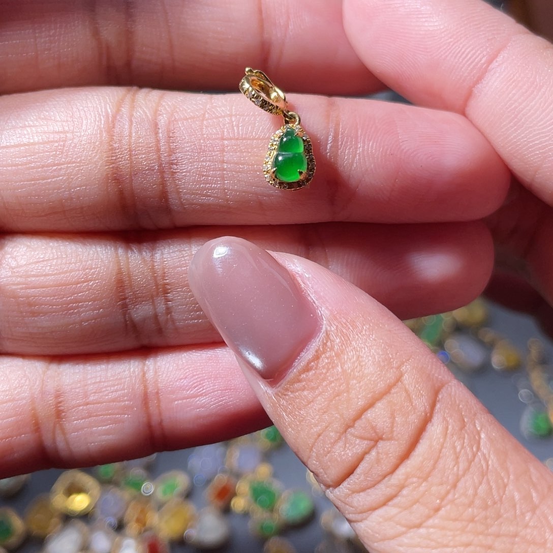 吊坠(不含链)18K金镶嵌翡翠