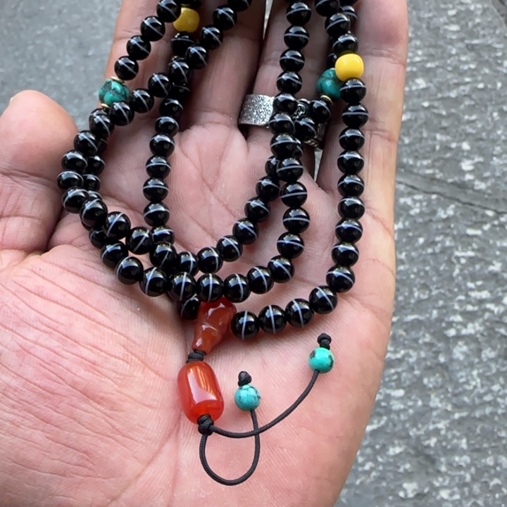 非金属琉璃非金属琉璃田**祥小米珠项链一条！