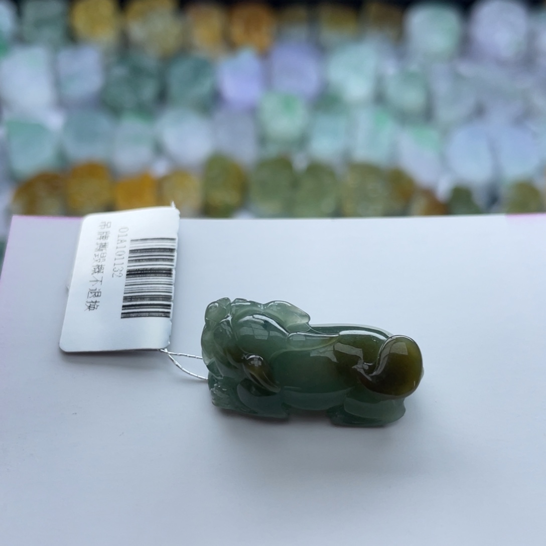 翡翠颈饰未镶嵌貔貅