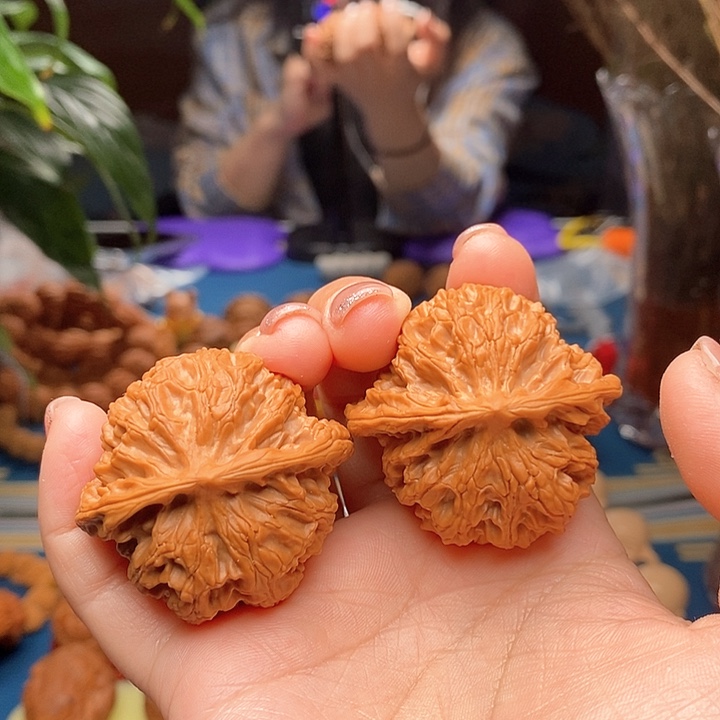 爱***人苹果园，棱44，肚41