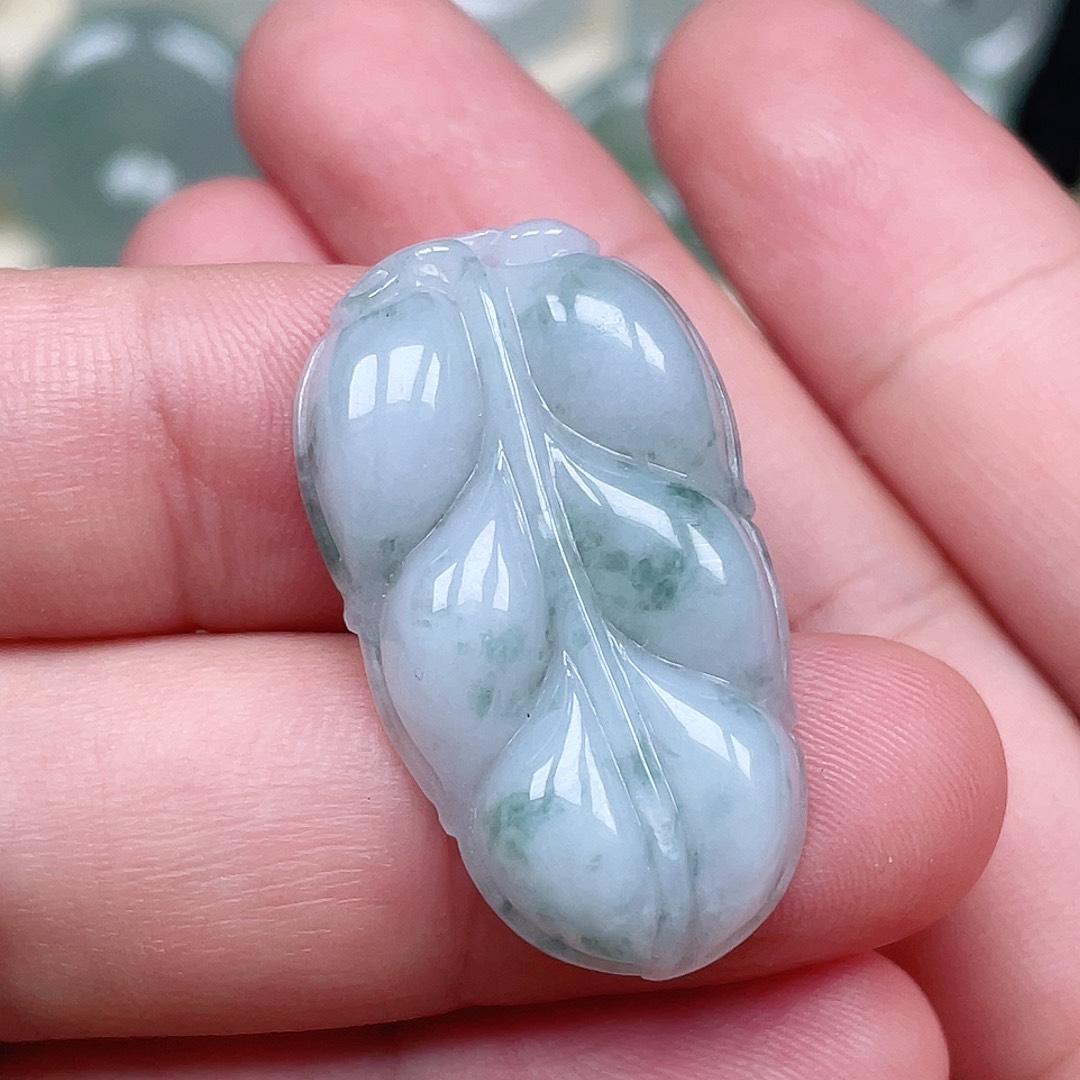 颈饰未镶嵌翡翠叶子