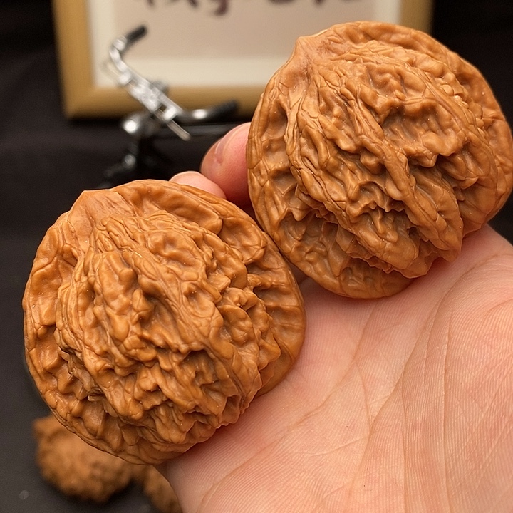桃核吊坠虎头打底