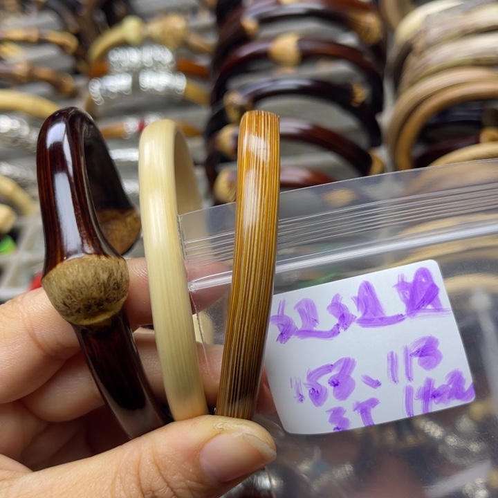 鸡翅木妞*姐我们在这里