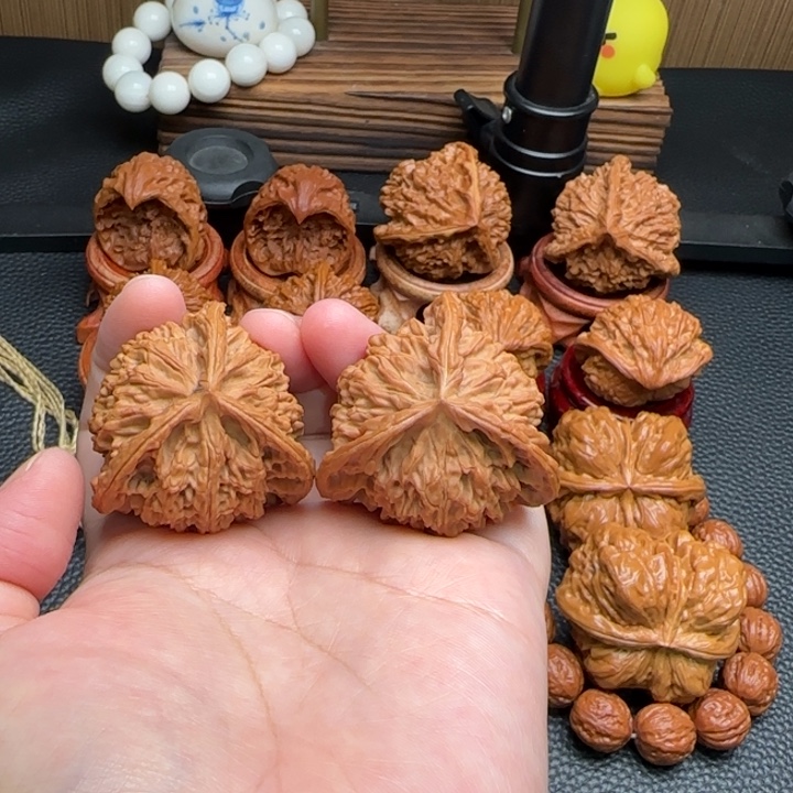 文玩核桃把件盘龙纹奔全品