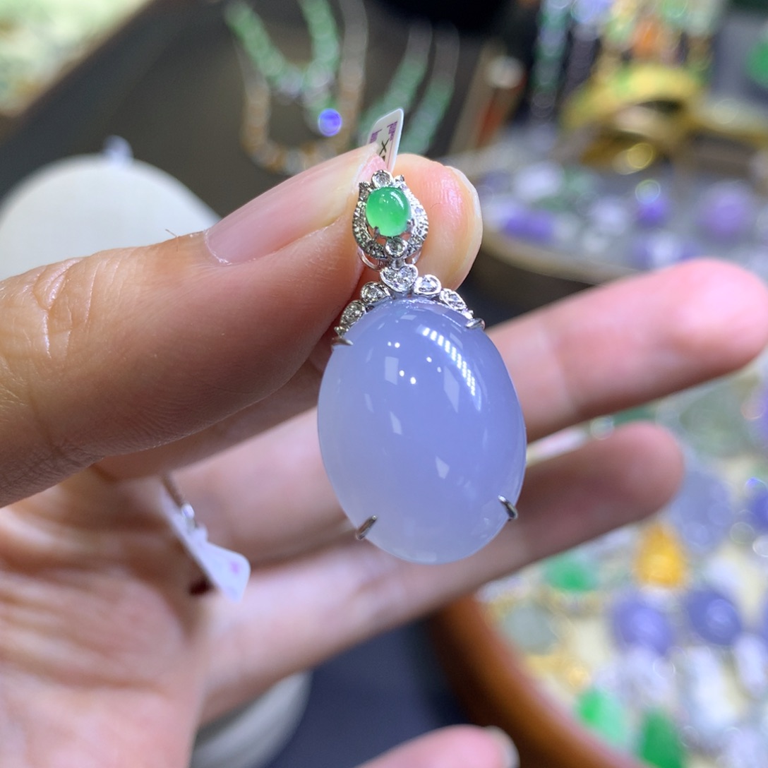 翡翠18K金镶嵌颈饰翡翠吊坠项链