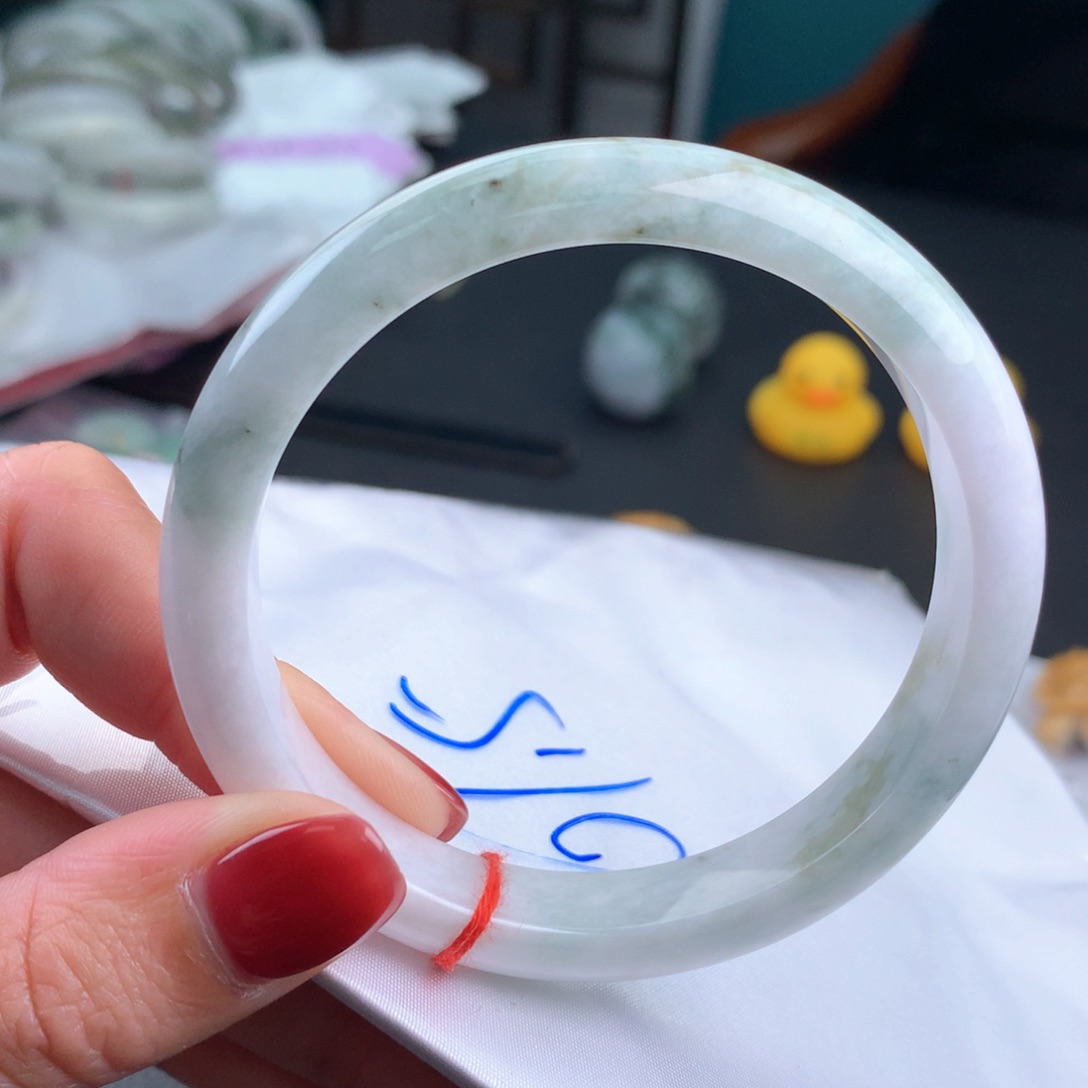 翡翠手镯未镶嵌60.8圈