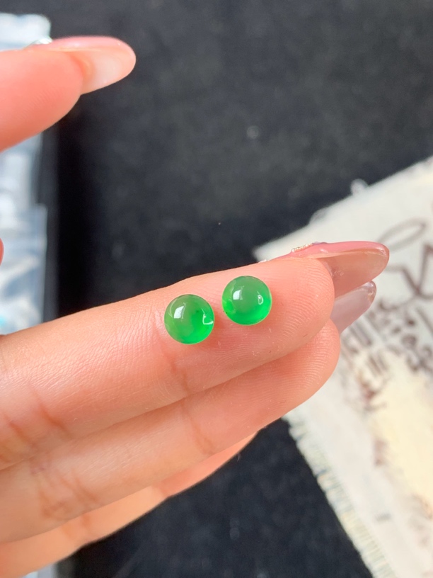 天然缅甸翡翠A货满绿蛋面一对