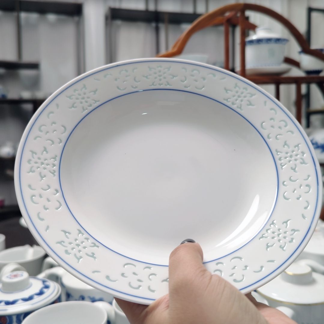 陶瓷东方莲韵8寸深盘一个