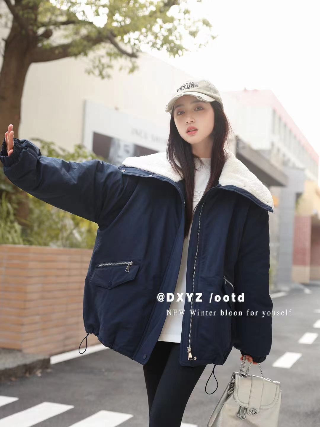 东2024【X】12月28日 男童女童时尚藏青色加厚棉服6250-