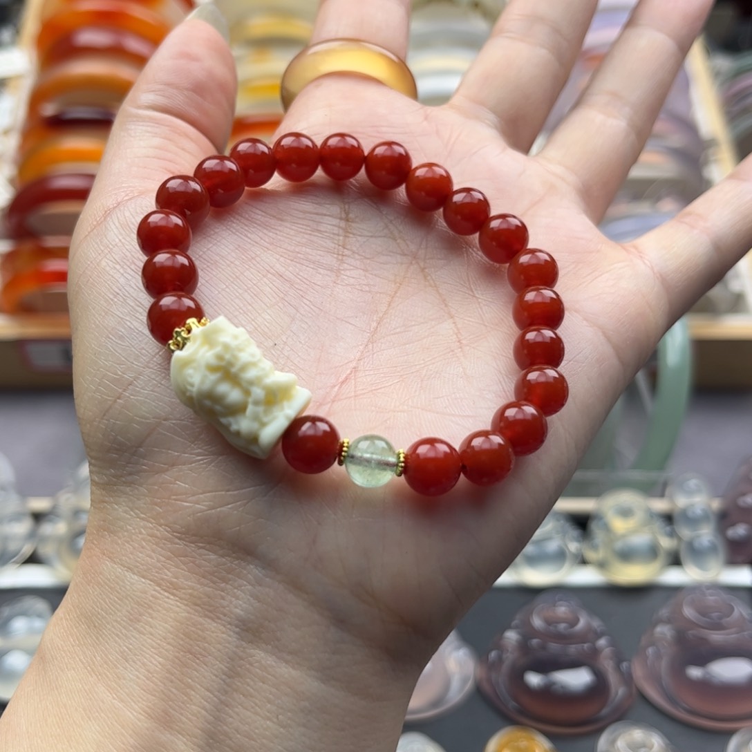 玛瑙/玉髓手镯未镶嵌