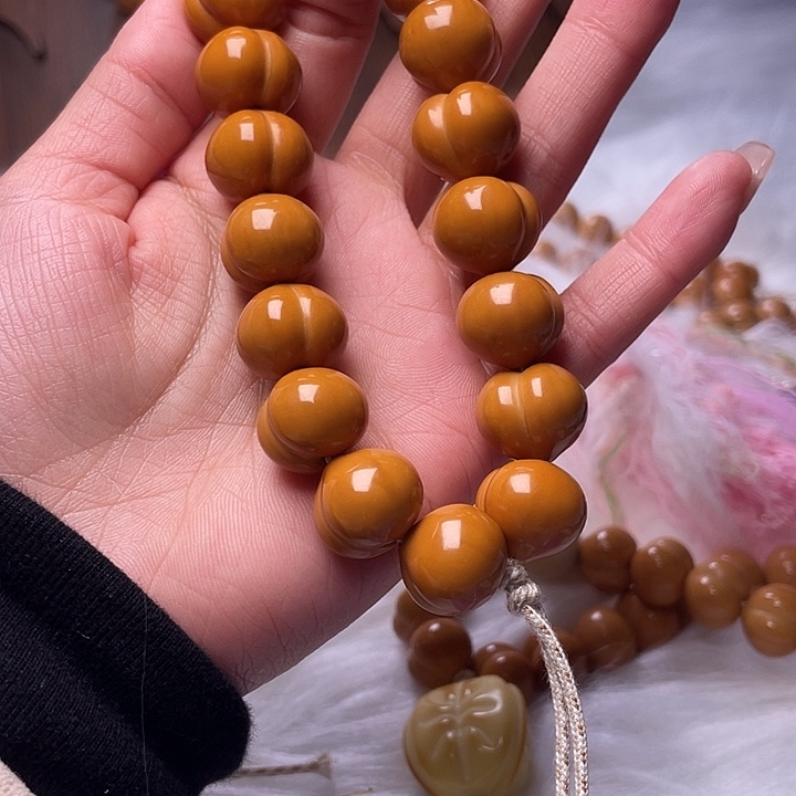 信***）猴头核桃吊坠16尺寸柯基屁桃