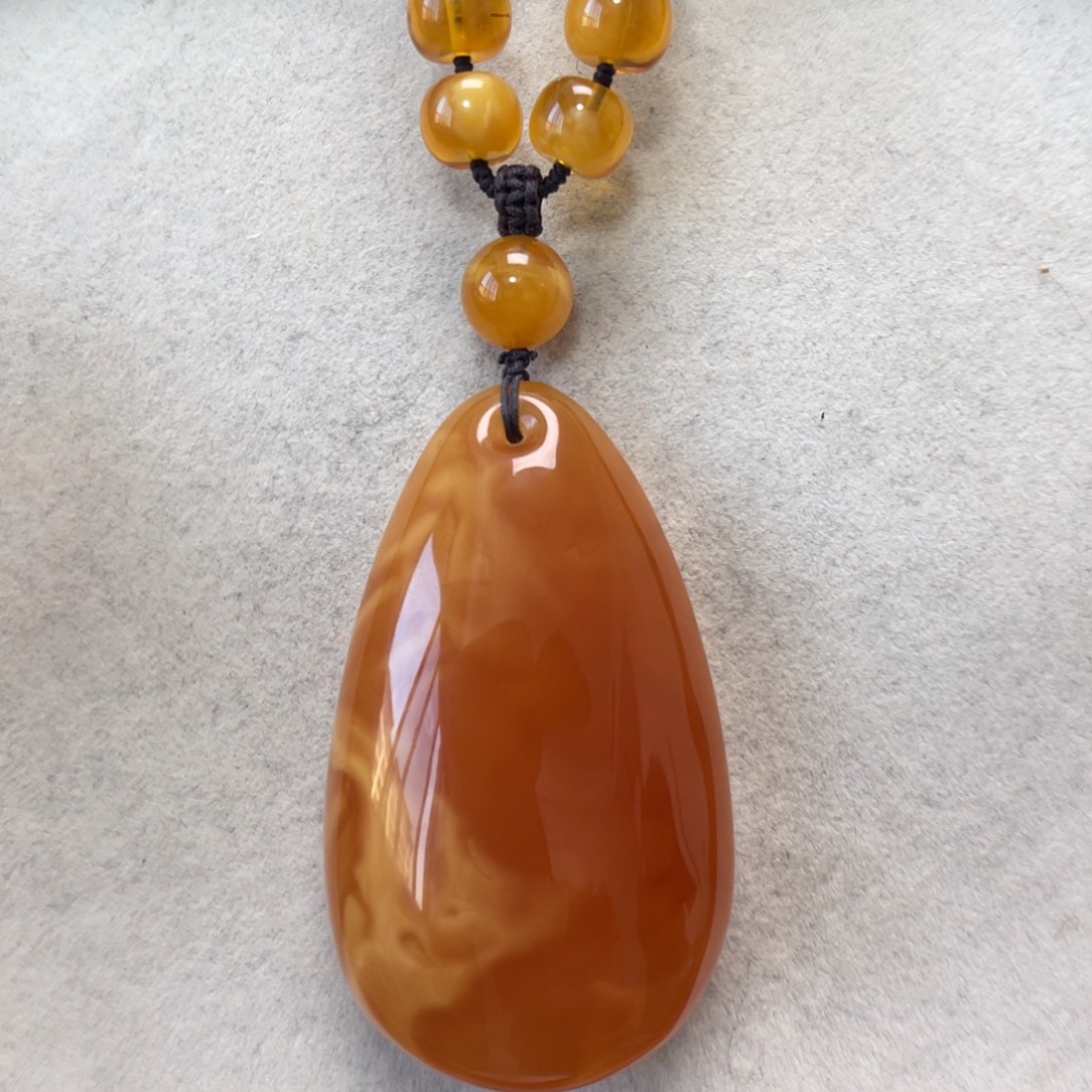 蜜蜡未镶嵌颈饰蜜蜡