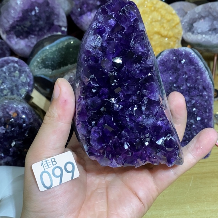 未镶嵌水晶大型摆件（非配饰）