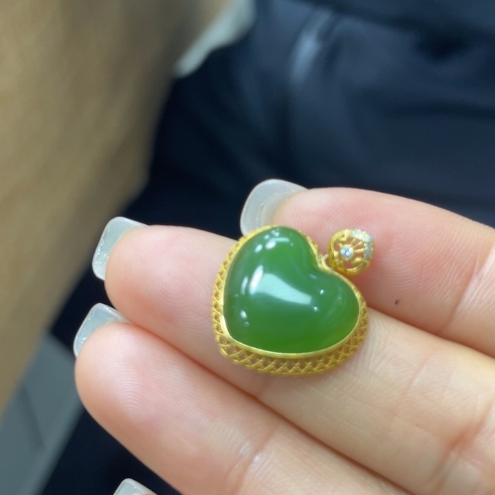 和田玉18K金镶嵌颈饰