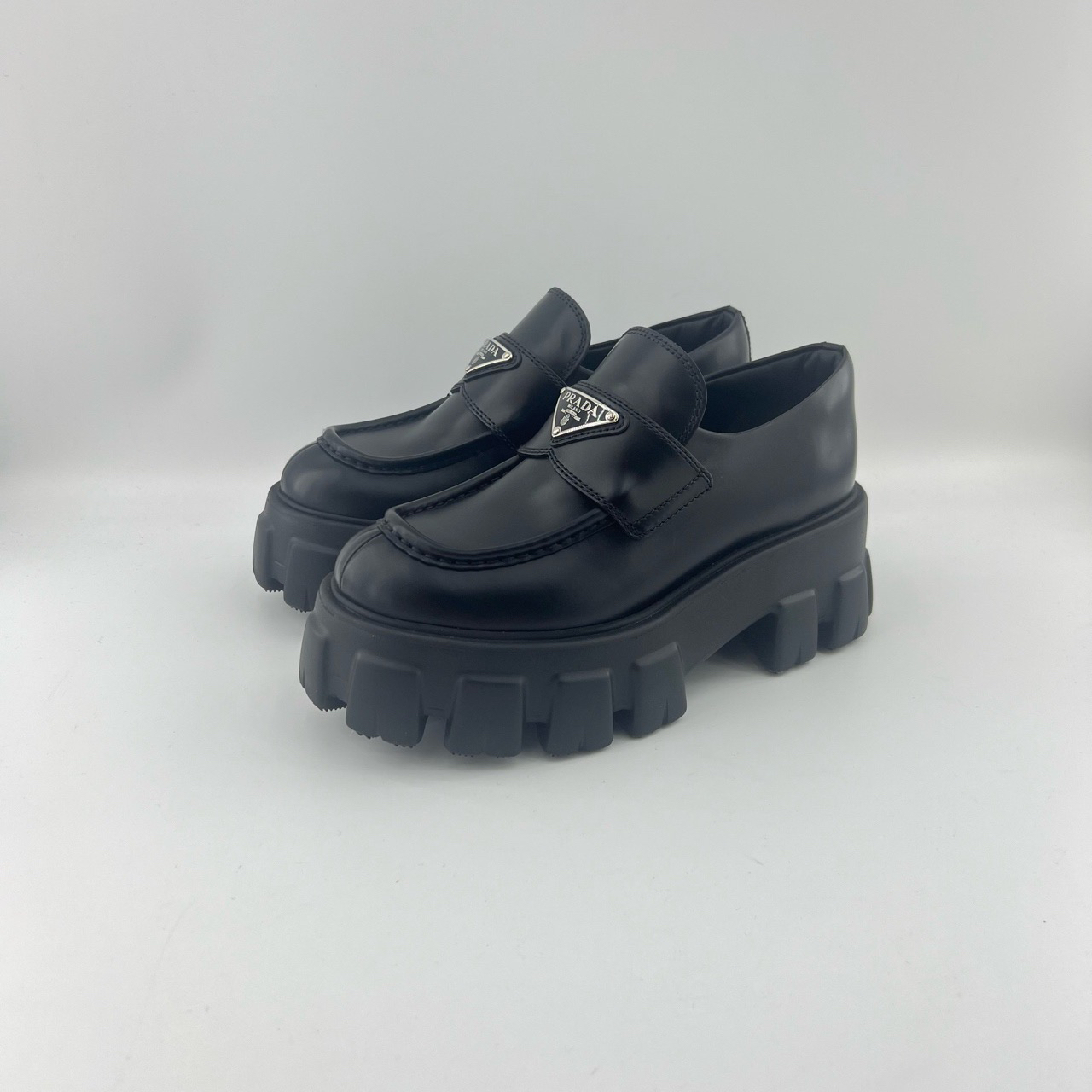 35码/PRADA普拉达/三角标厚底休闲乐福鞋/99新/10703017