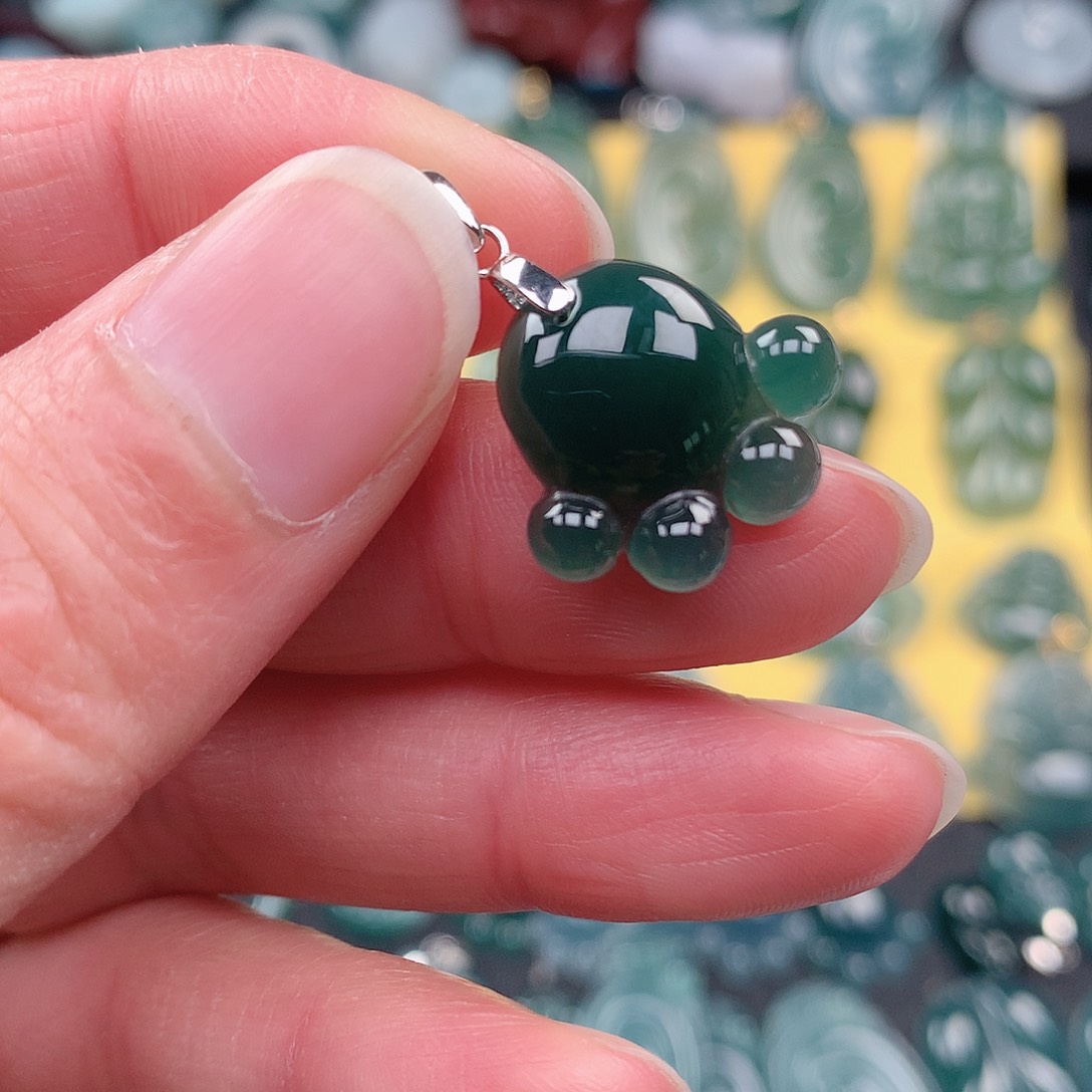 翡翠颈饰未镶嵌吊坠