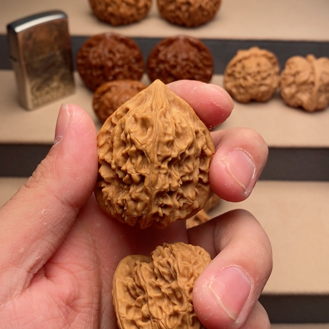 文玩核桃把件D****荒鸡心