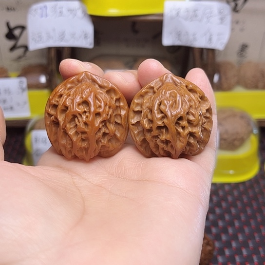 文玩核桃吊坠公子