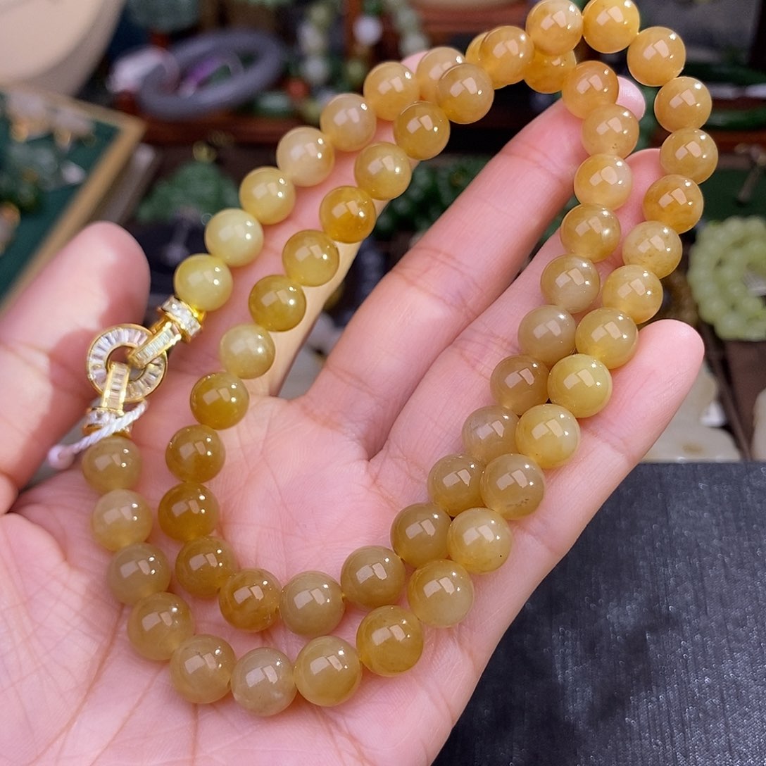 和田玉糖料脂膏级项链清货价约8.5 MM未镶嵌