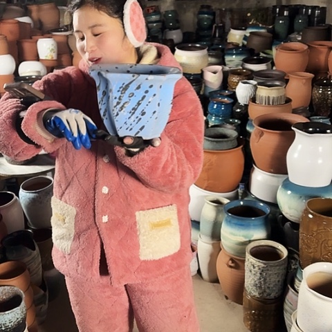 口21高13瑕疵盆子。