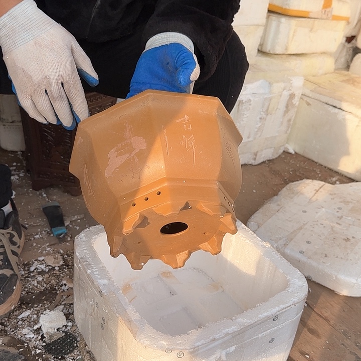 紫砂花盆瑕疵和瑕疵都