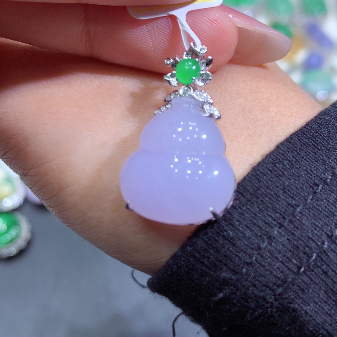 翡翠吊坠(赠链)18K金镶嵌