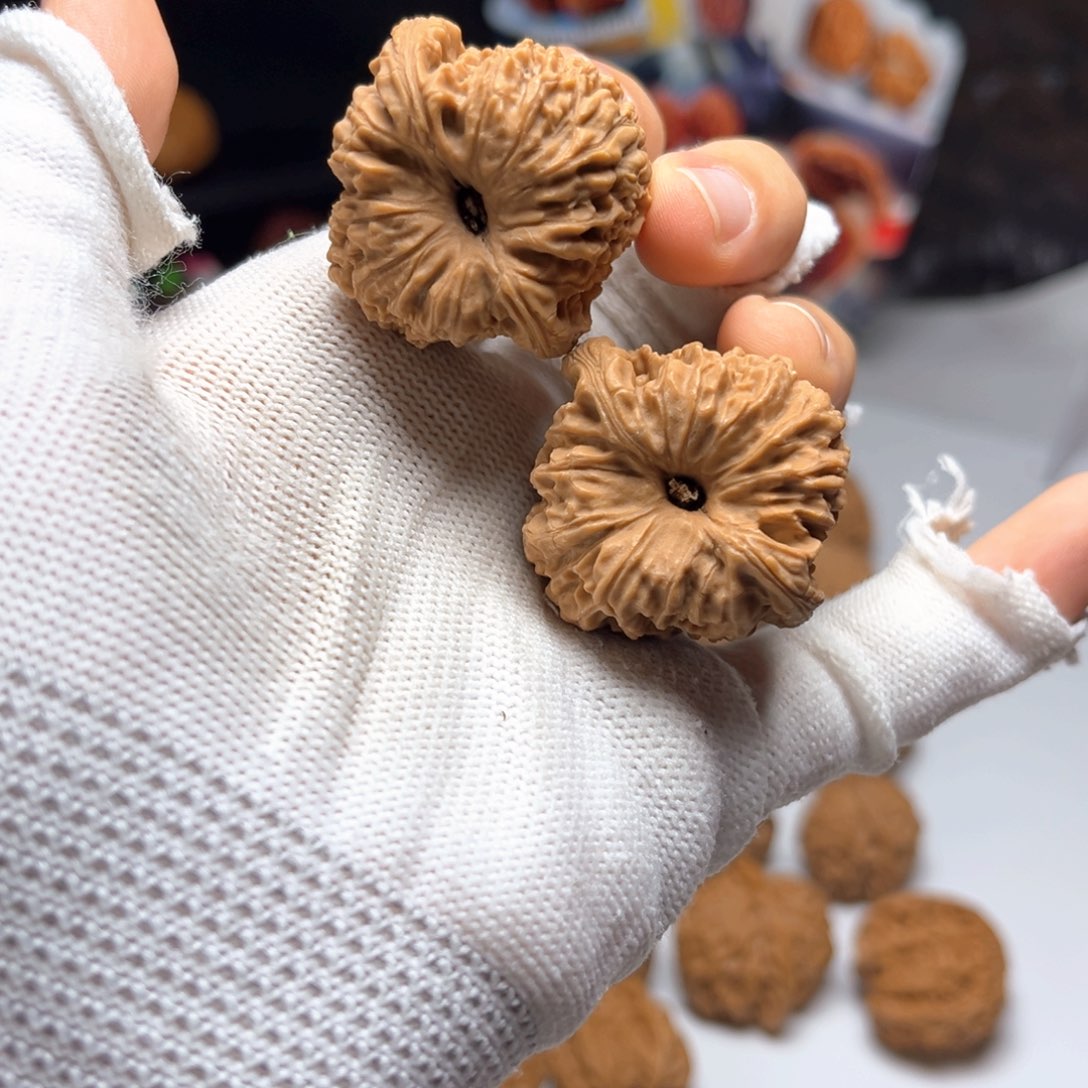 文玩核桃吊坠南疆