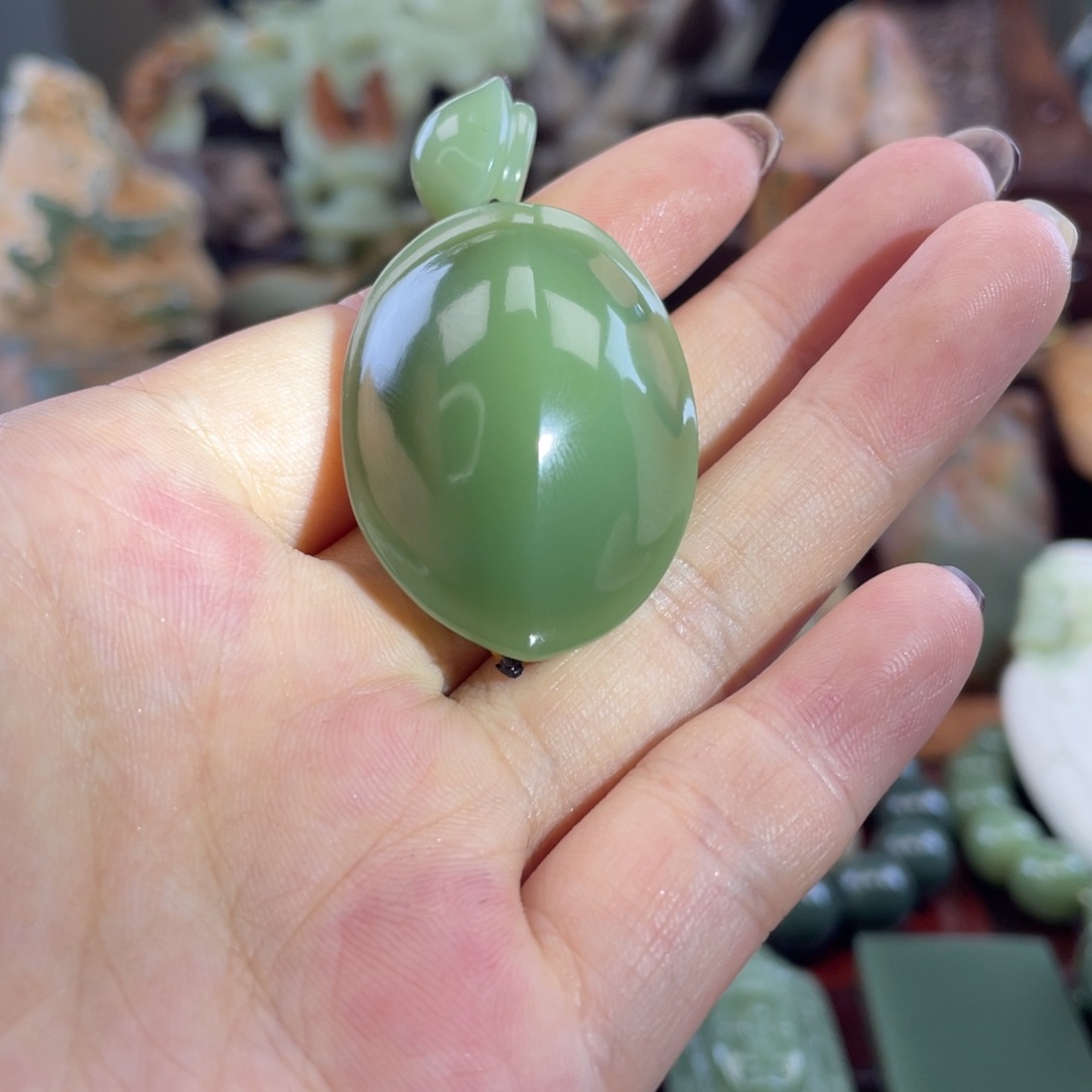 桑***杰岫岩老玉（透闪石质玉）未镶嵌挂件