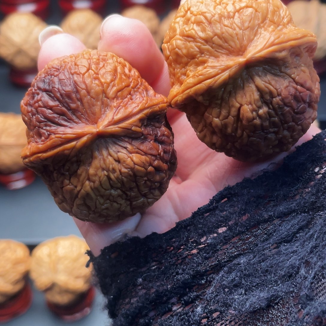 文玩核桃把件金丝……