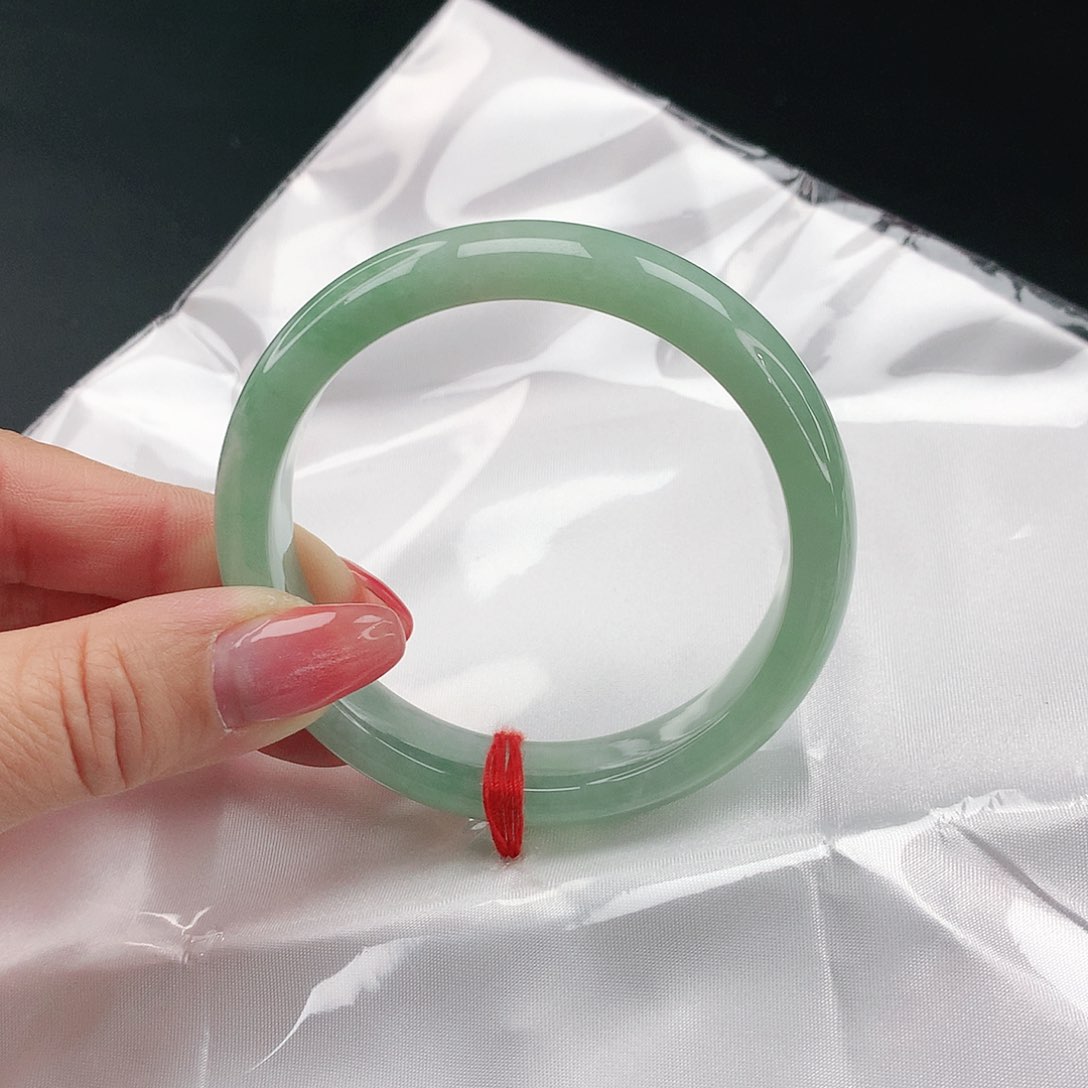 翡翠手镯未镶嵌翡翠402