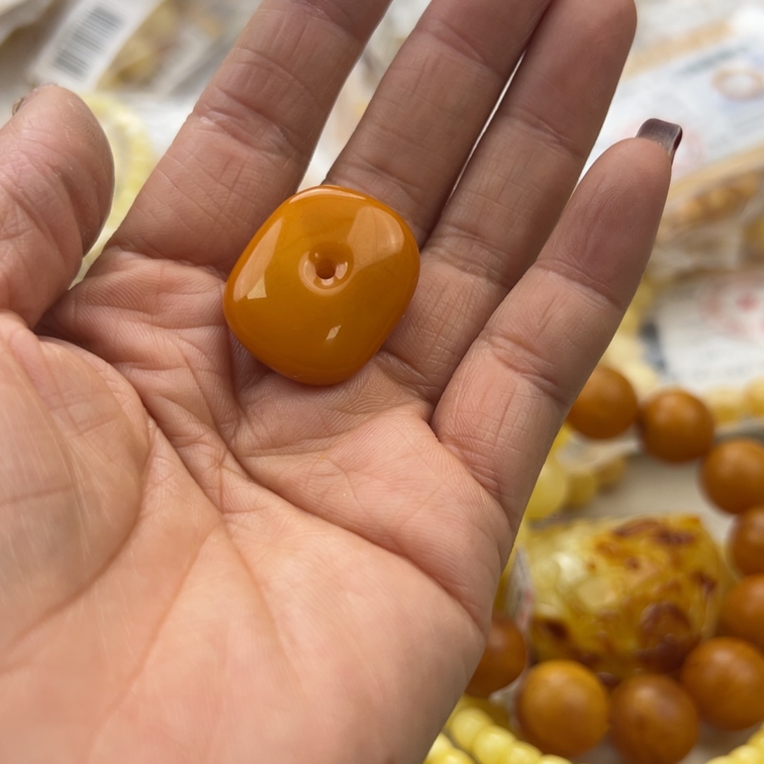 琥珀珠宝奇石未镶嵌