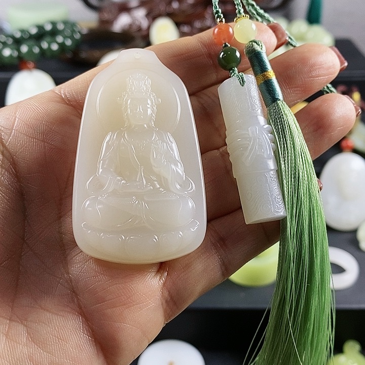 和田玉白玉观音未镶嵌?*畔