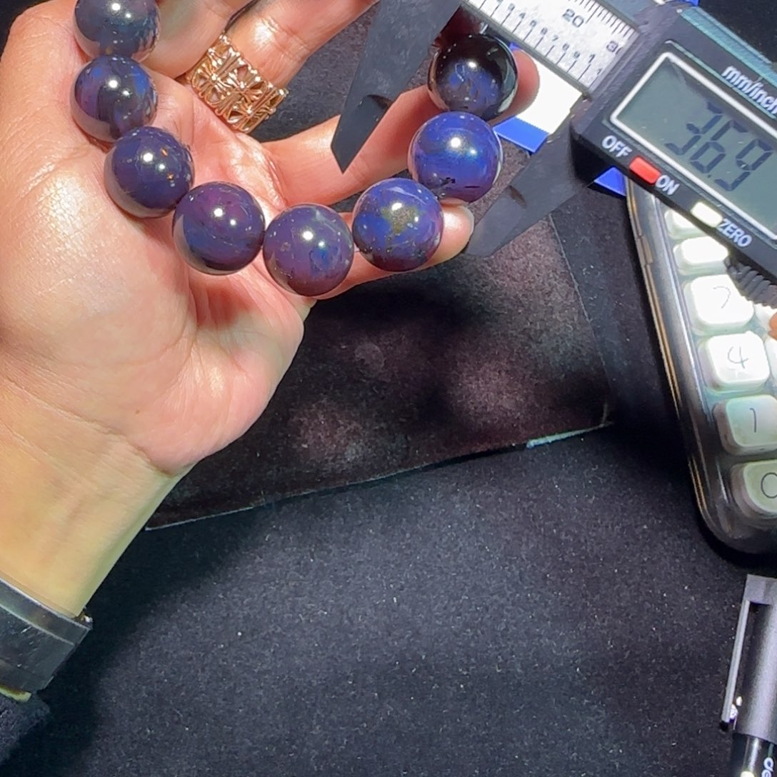 琥珀未镶嵌裸石琥珀