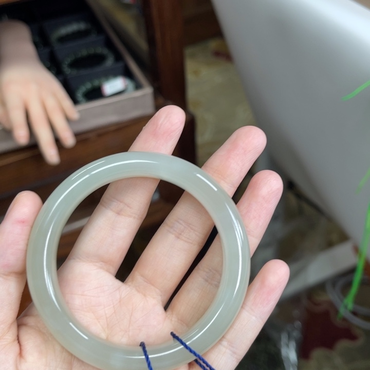 和田玉未镶嵌手镯56