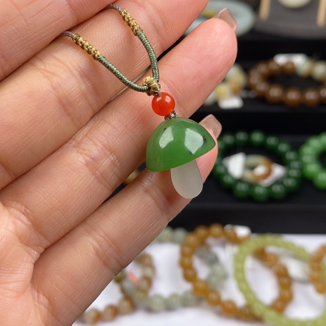 和田玉吊坠未镶嵌