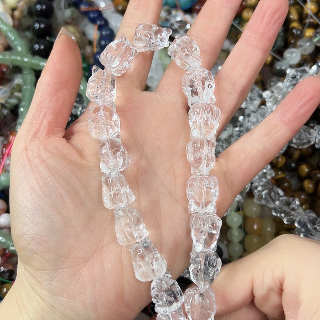 玛瑙/玉髓未镶嵌珠宝半成品，压电白水晶九尾狐20颗