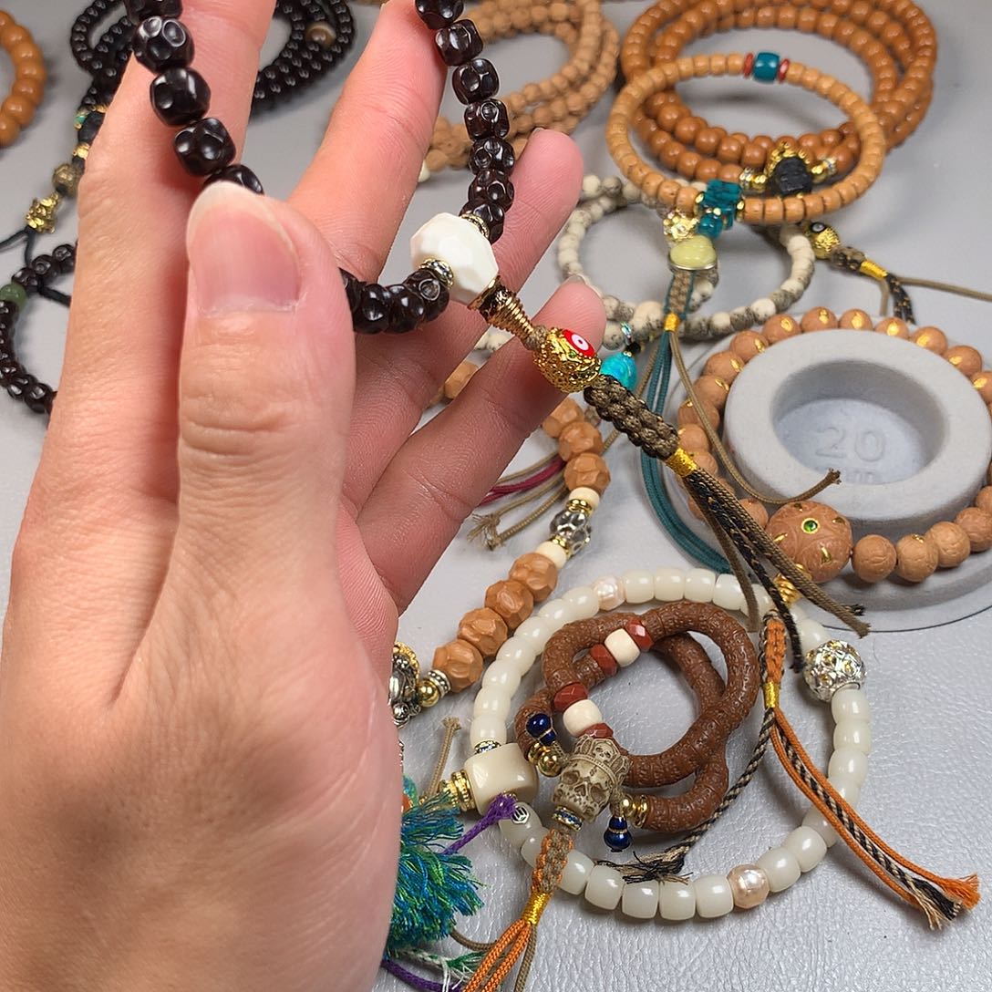 人***生椰蒂吊坠。。。。。。。。。。。。