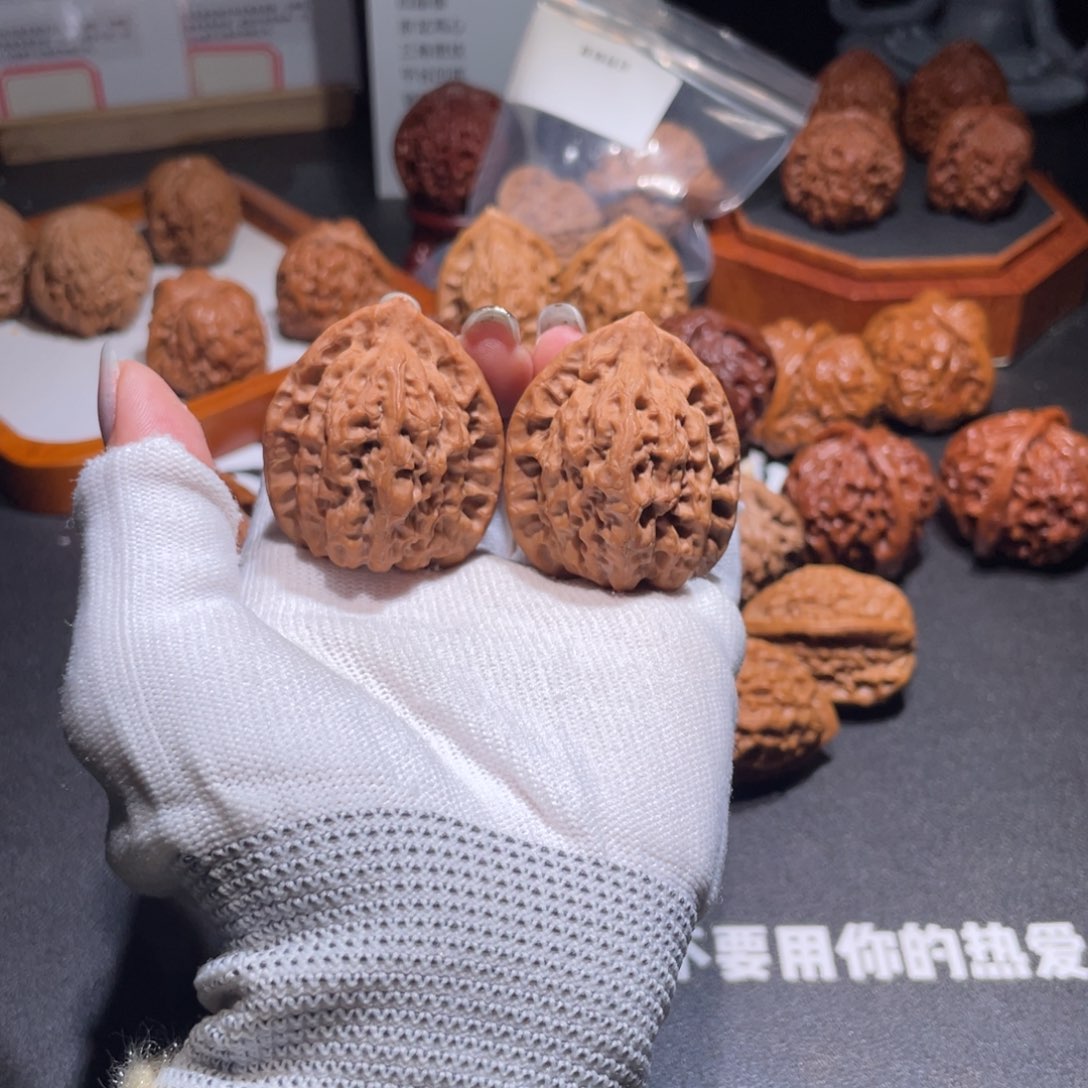 文玩核桃吊坠36.35佛肚7935