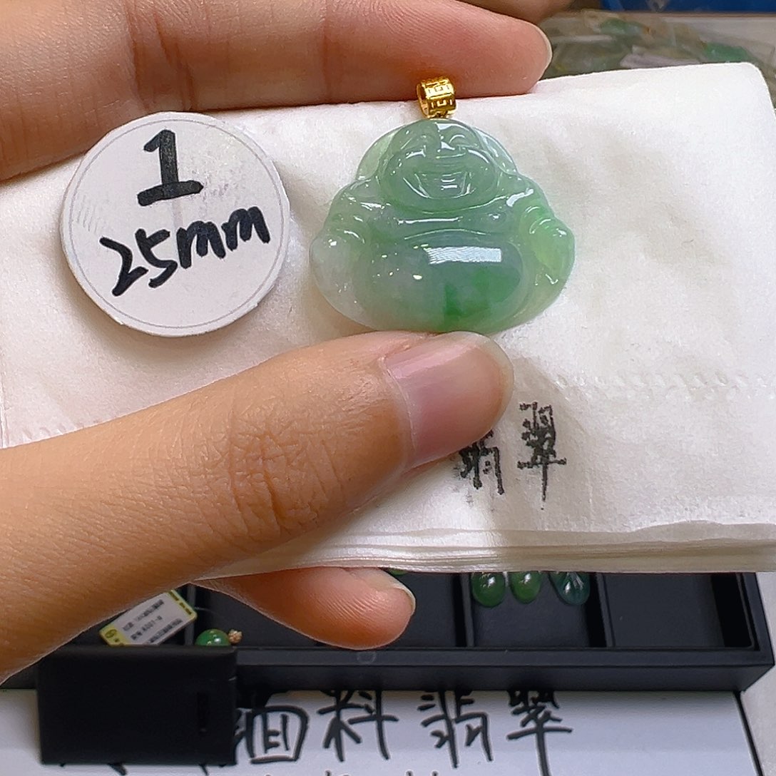 翡翠颈饰18K金镶嵌翡翠