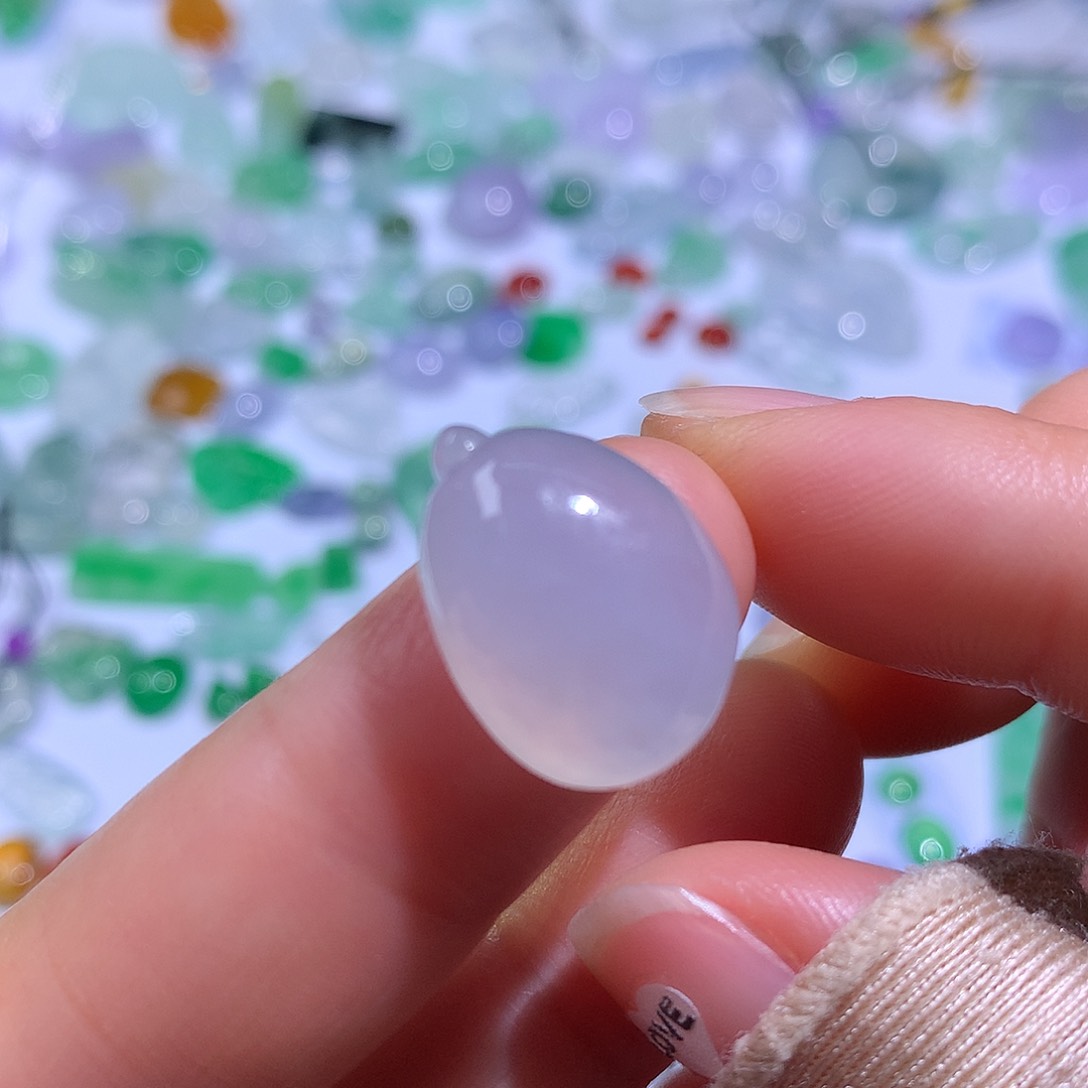 翡翠颈饰未镶嵌瓜