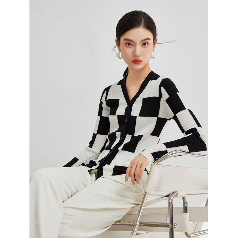 【李不了专属】MOFAN摩凡秋新款黑白格纹毛针织衫MDE374124