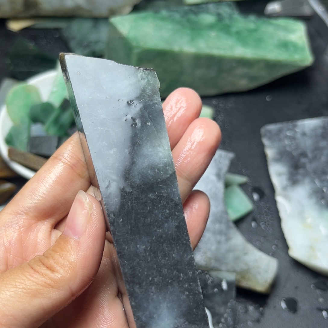 忠***诚定制翡翠未镶嵌翡翠88