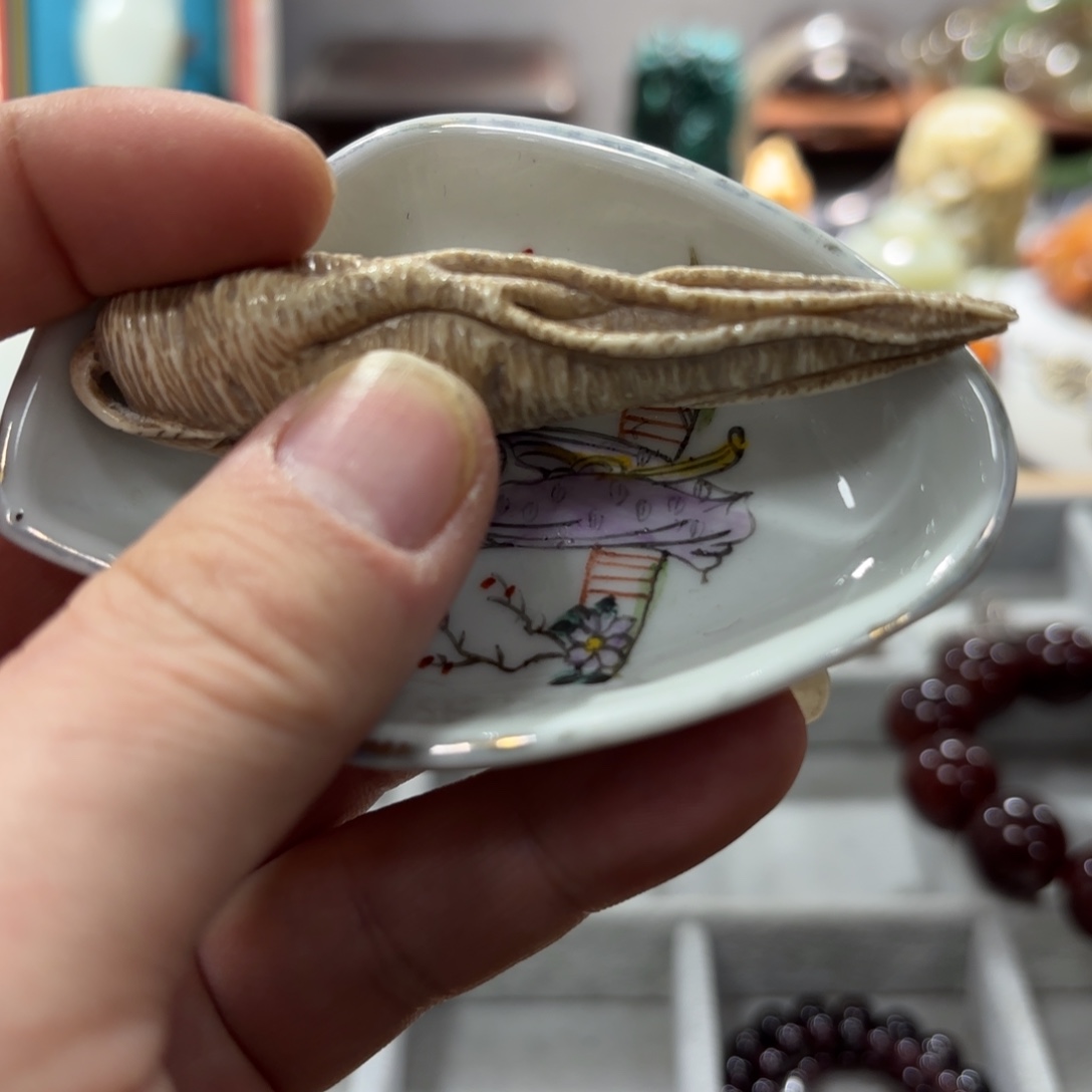 汉***子瓷片雕刻精美精致