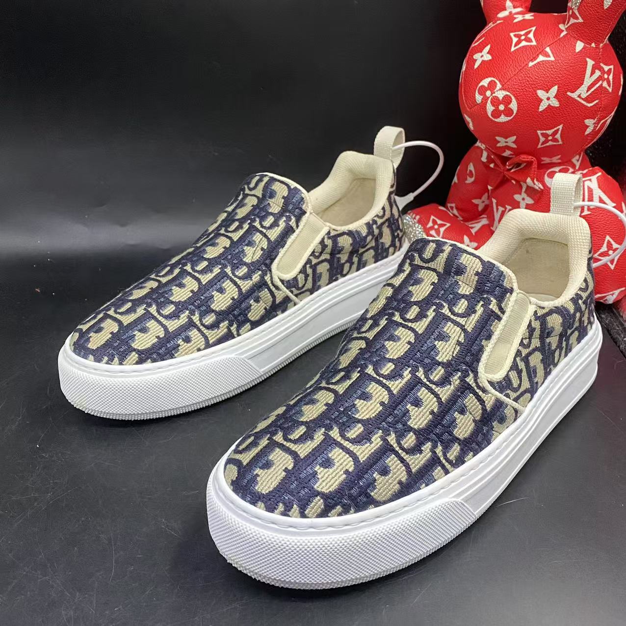 【聚星优选】迪奥/DIOR 95新男黑色刺绣印花一脚蹬板鞋38欧码kee018