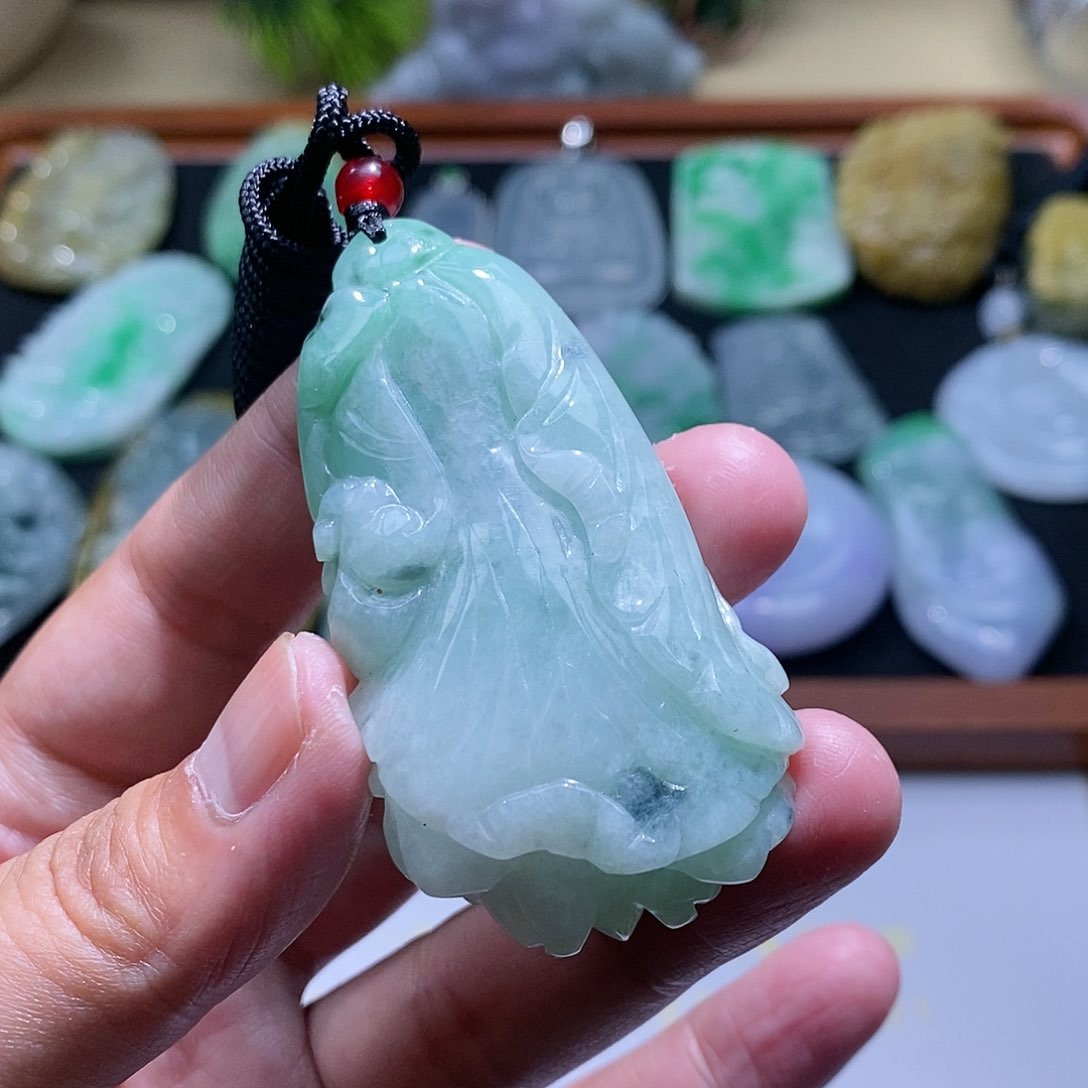 【闪购商品】翡翠颈饰未镶嵌白菜