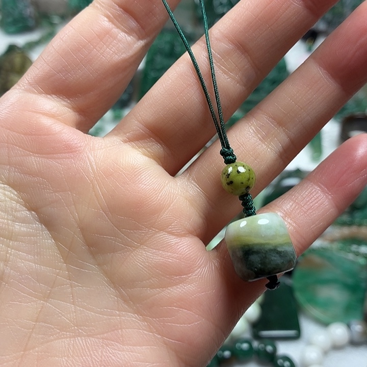 独山玉未镶嵌吊坠